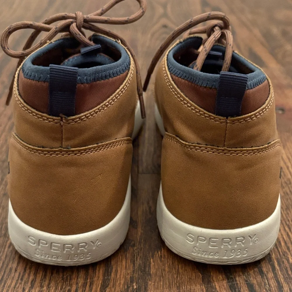 Sperry Youth size 6 Shoes
